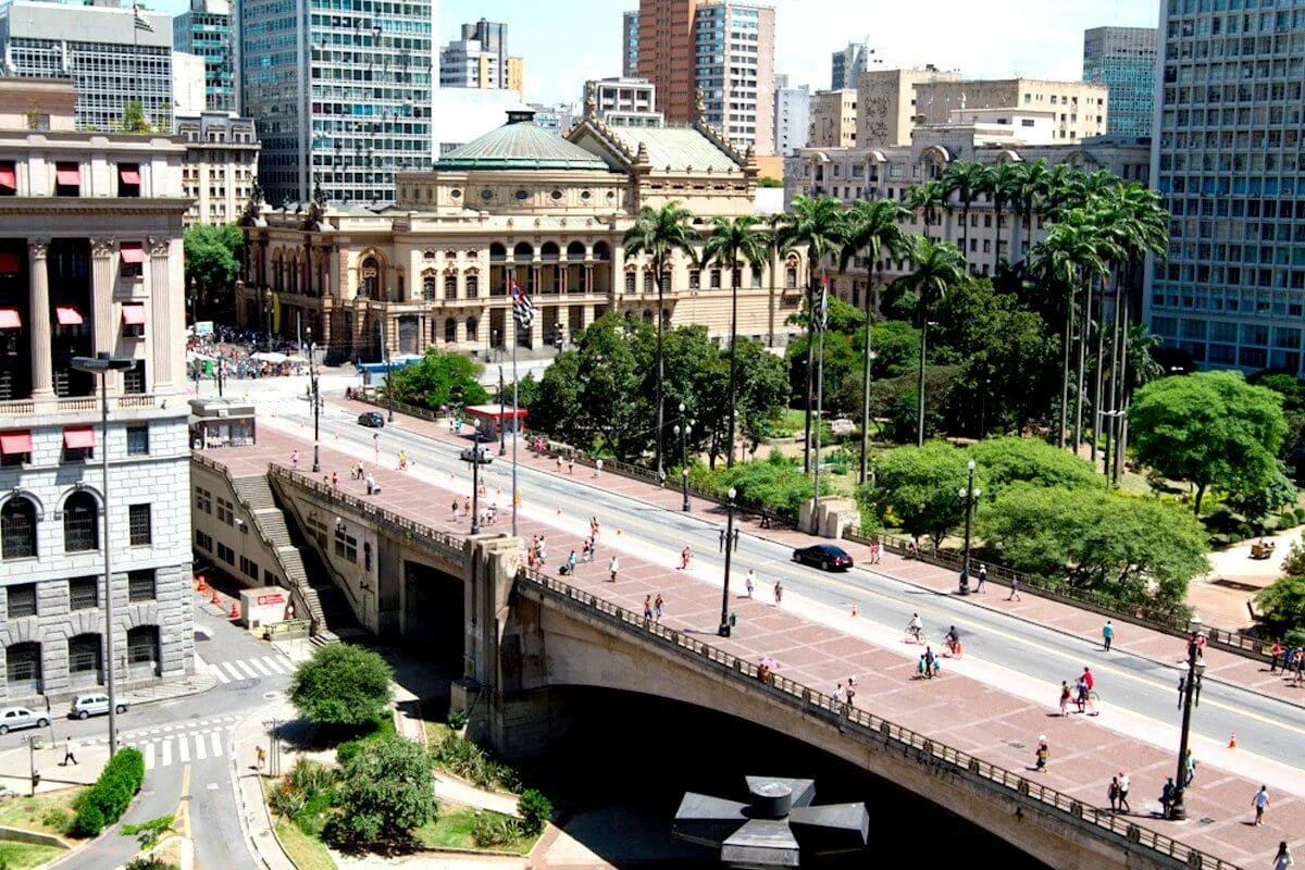 Vista do Viaduto do Chá a partir da Prefeitura de São Paulo